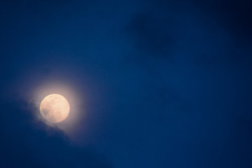 Moon in Night Sky © underworld