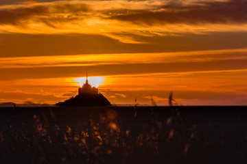 coucher de soleil sur le Mont Saint Michel