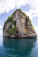 Fototapeta premium Rising Tall Limestone Pinnacle Thailand