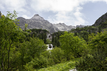 Fototapeta na wymiar waterfall at Czarny Staw, Tatra Mountains