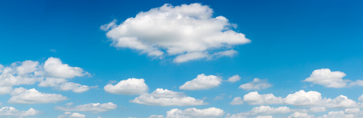 Obraz na płótnie Canvas The vast blue sky and clouds sky.