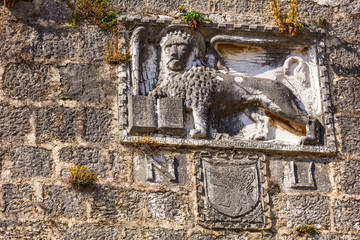 Details in Porec in Kroatien - Reliefs