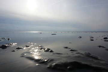 Seichtes Wasser vor der Flut