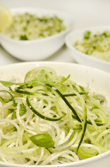 Spaghetti spiralizzati di verdure