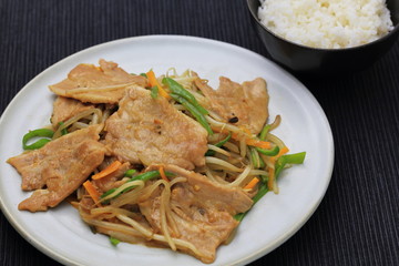 豚肉もやし炒め