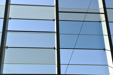 Finestre, vetrata, architettura e trama.