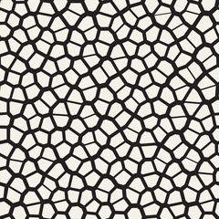 Naklejka premium Seamless irregular lines vector mosaic pattern. Abstract chaotic tessellation texture
