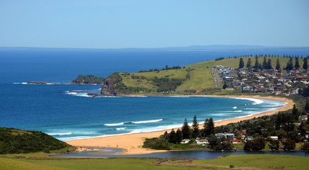 Panoramic view of Gerrigong from Mount Pleasant Lookout. Mt Pleasant Lookout at Kiama Heights provides views across beach and town. Taking in the seaside town of Gerringong and Werri Beach.