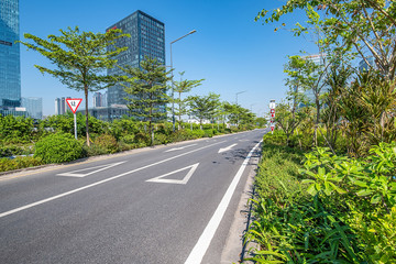 Fototapeta na wymiar Shenzhen Nanshan District Houhai CBD Complex and Empty Road/Shenzhen City Scenery