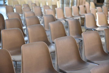 Chaises vides