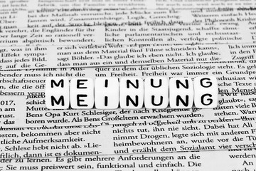 Fototapeta premium Zeitungsmeinung