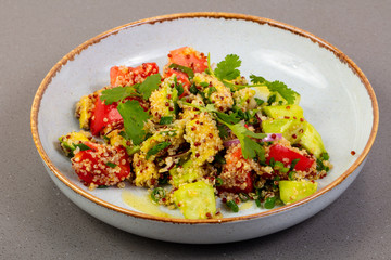 Salad with avocado and quinoa
