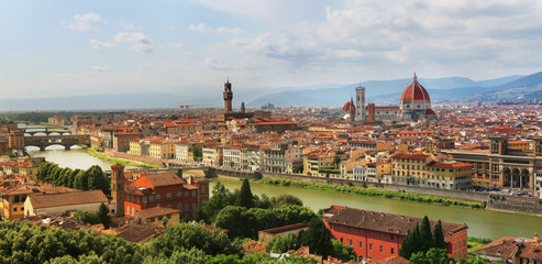 Fototapeta premium Florence skyline with Florence Cathedral, Palazzo Vecchio and Ponte Vecchio