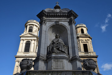Obraz premium Fontaine place Saint-Sulpice à Paris, France