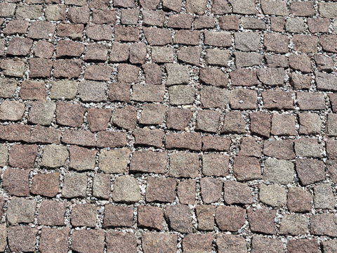 Verlegung von Kleinpflaster aus Naturstein.