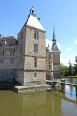 Fototapeta na wymiar Chateau de Suly en bourgogne