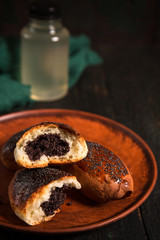 pies with poppy seed