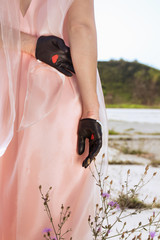 Naklejka premium short gloves with white pearls