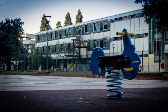 La scuola elementare abbandonata di San Paolino, Milano