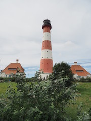 Leuchtturm Westerheversand – Wahrzeichen der HalbinselEiderstedt in Schleswig-Holstein 
