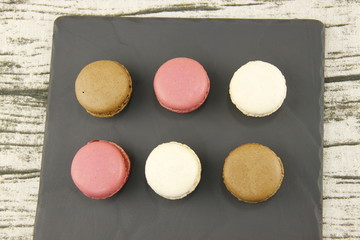 Macarons sur une ardoise