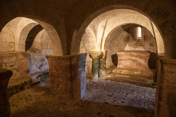 Madiran (Hautes-Pyrénées, France) - Église Sainte Marie - Crypte
