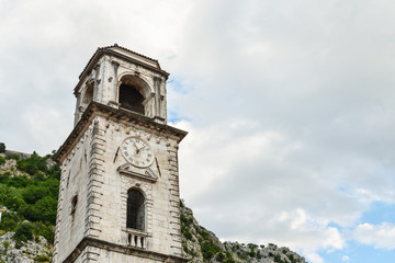 Fototapeta na wymiar Church of Saint Tryphon in the old town of Kotor