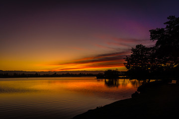 Fototapeta na wymiar Shoreline Lake Sunset