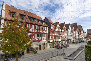 Fototapeta na wymiar Downtown Ochsenfurt in Bavaria with half-timbered houses