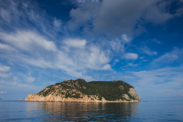 Fototapeta na wymiar Veduta panoramica dell'isola di Zannone in Lazio