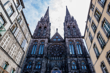 Obraz premium Cathédrale Notre-Dame-de-l'Assomption à Clermont-Ferrand