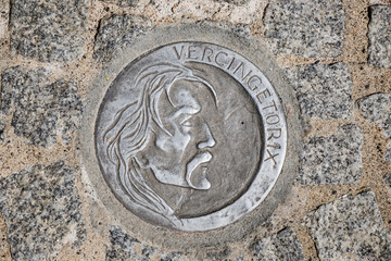 Plaque touristique dans les rues de Clermont-Ferrand