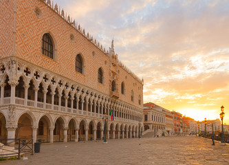 Fototapeta premium famous Doge palace and embanlment of lagoon at sunrise, Venice, Italy