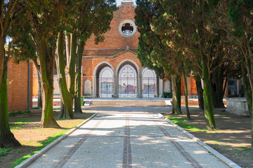 Obraz premium Cemetery alley at Island of the deads, Venice Italy