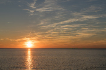 Naklejka na ściany i meble Sonnenuntergang über der Ostsee 