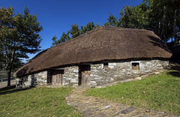 Fototapeta na wymiar The palloza, also known as pallouza or pallaza, is a traditional dwelling of Cebreiro, Galicia, Spain.