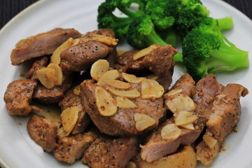 ニンニクポークステーキ