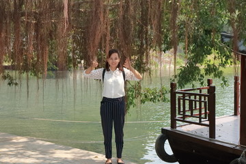 Fototapeta na wymiar woman traveling to Ninh Binh, Vietnam