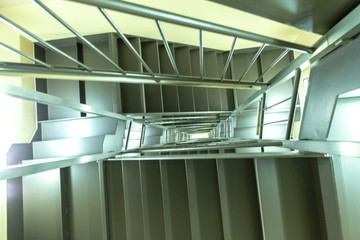 避難口　通路　階段　エレベータ　エスカレータ