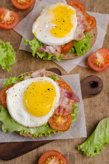 Traditional sandwich with fried bacon