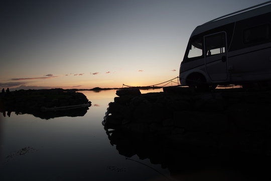 Wohnmobil am Fjord