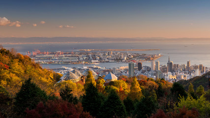 Obraz premium Kobe panoramę miasta podczas zachodu słońca, Japonia