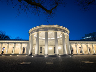 Elisenbrunnen Aachen bei Nacht