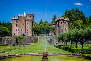 Le Château Dauphin et ses jardins à Pontgibaud