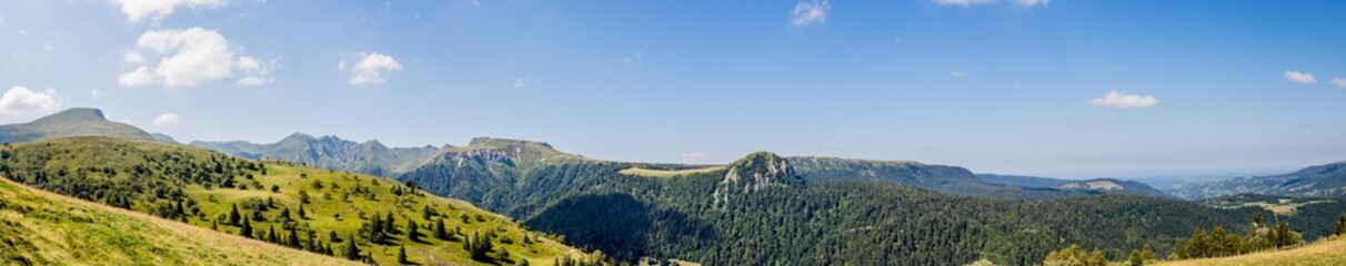 Panorama du Puy de Sancy et du Mont Dore en Auvergne