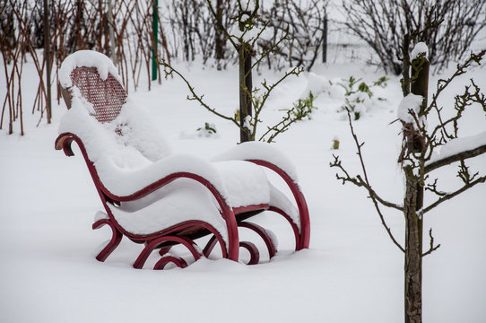 Schauckelstuhl im Schnee