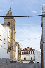 Iglesia de San Jorge y ayuntamiento del pueblo de Alcalá de los Gazules, municipio de la provincia...