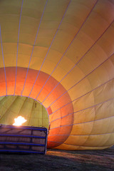 Obraz premium Hot Air Balloon flight over Gold Coast Hinterland, Queensland, Australia at sunrise in mid winter