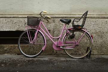 Naklejka na ściany i meble Bicicleta retro en la calle