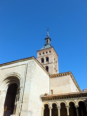 Fototapeta na wymiar Iglesia de San Martín en Segovia